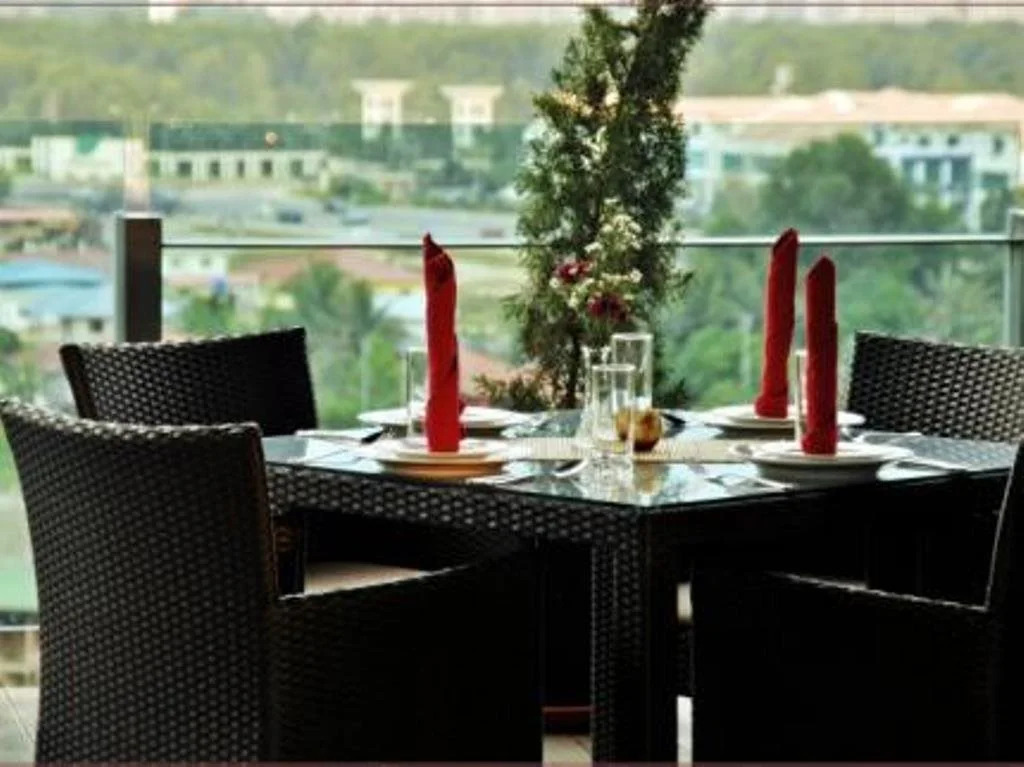 Courtyard Hotel 1Borneo