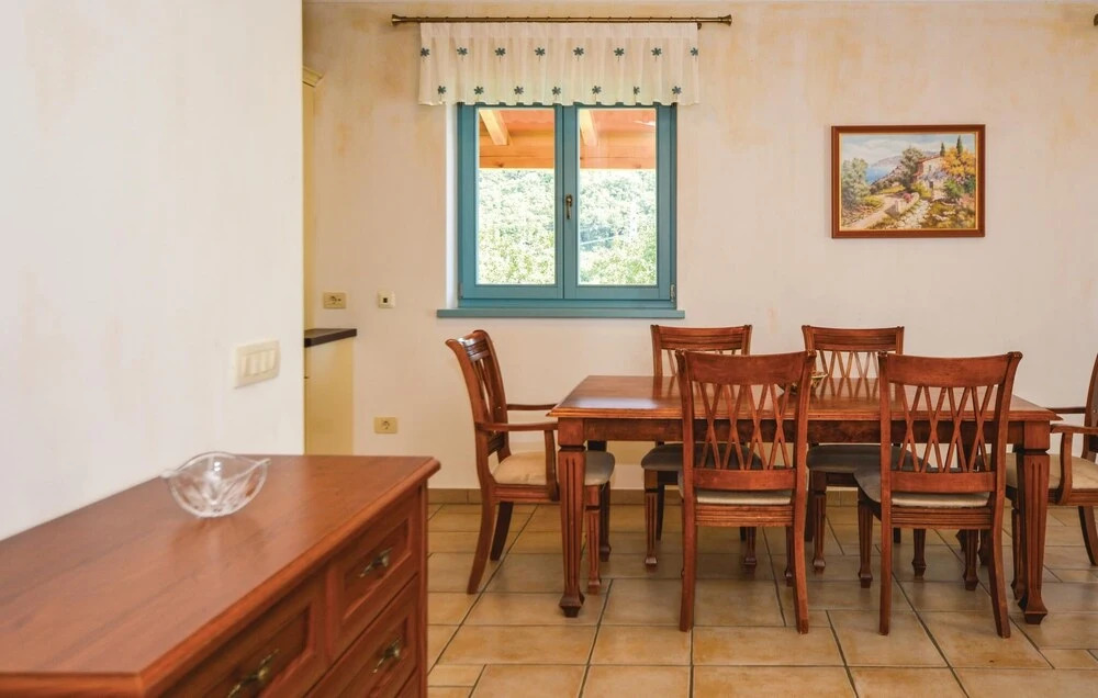 Cozy Home In Koper With Wifi