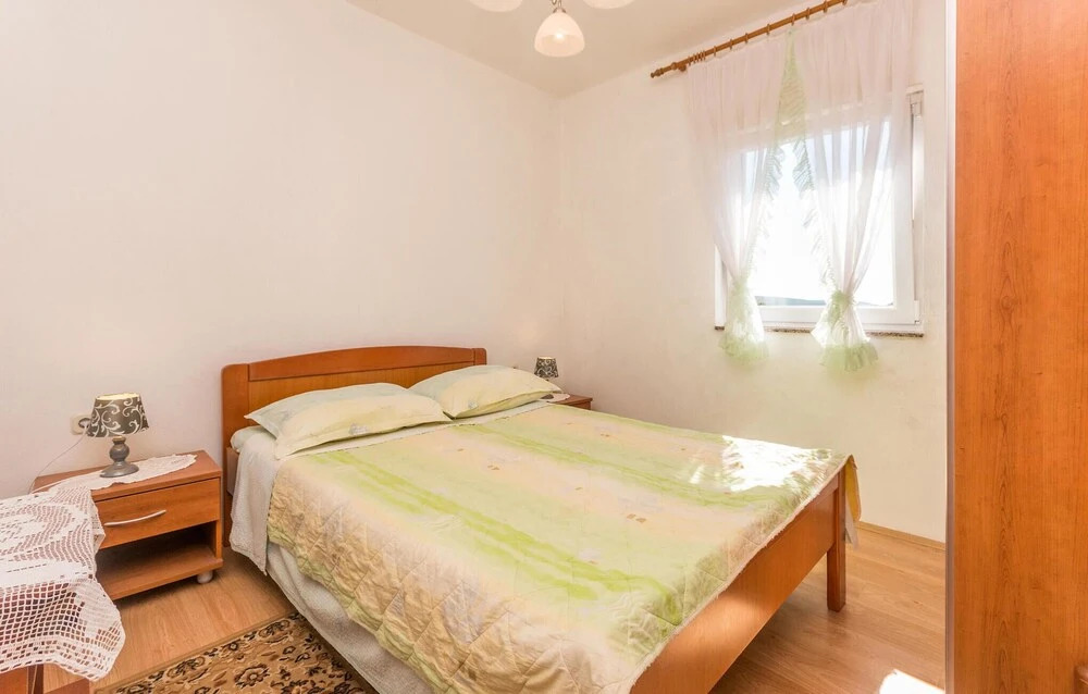 4 Bedroom Amazing Home In Sukosan