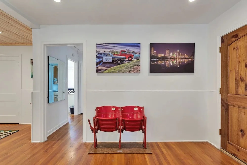 2BR Newly Remodeled Stylish Rosedale House by RedAwning