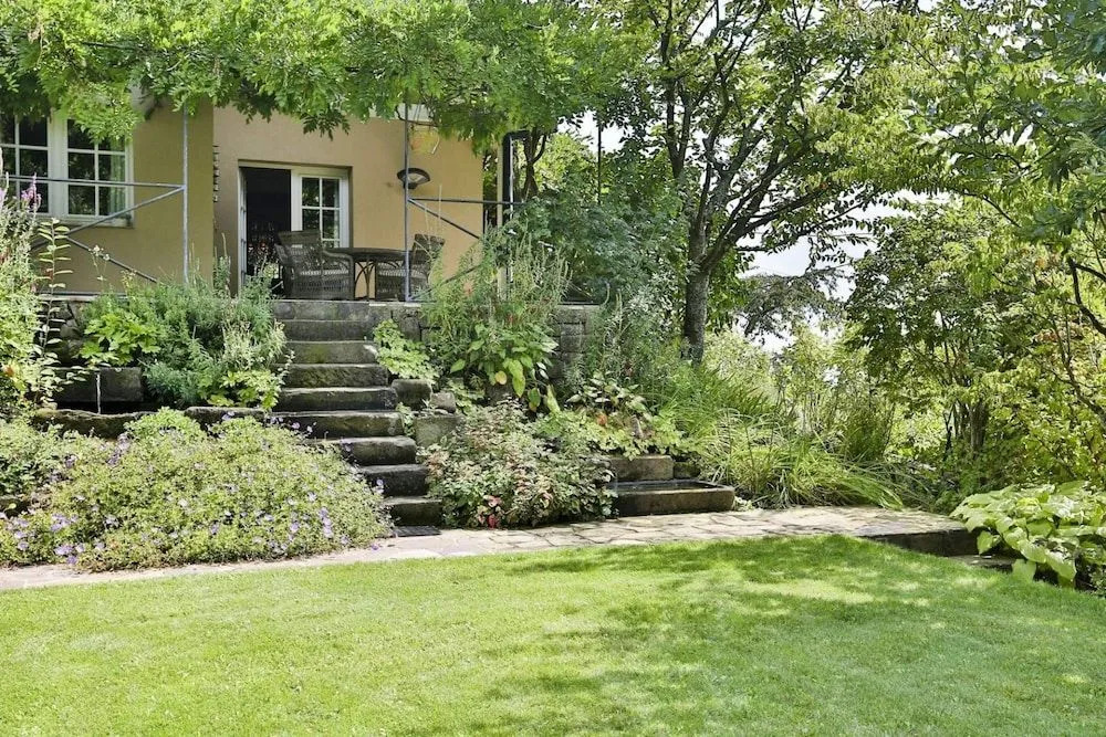 Le B. Cottage