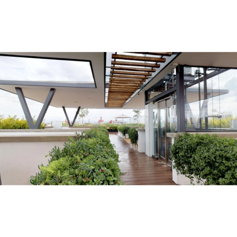 Downtown Beauty Brand New 1 BD