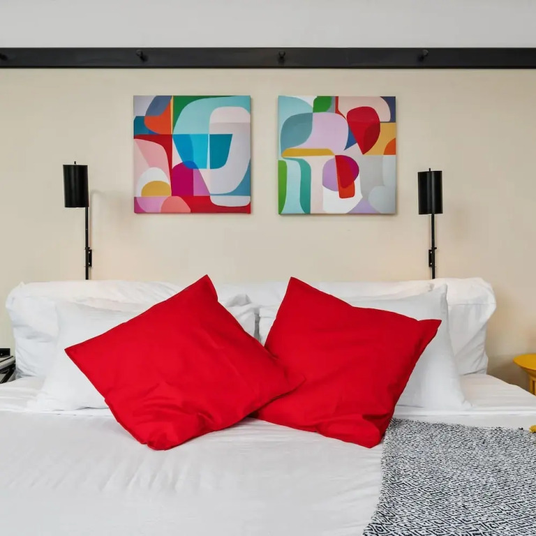 Kasa Accessible Studio in the Heart of Steel City The Maverick