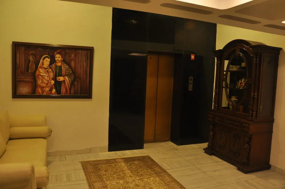 Hotel Africa Avenue Anand Lok