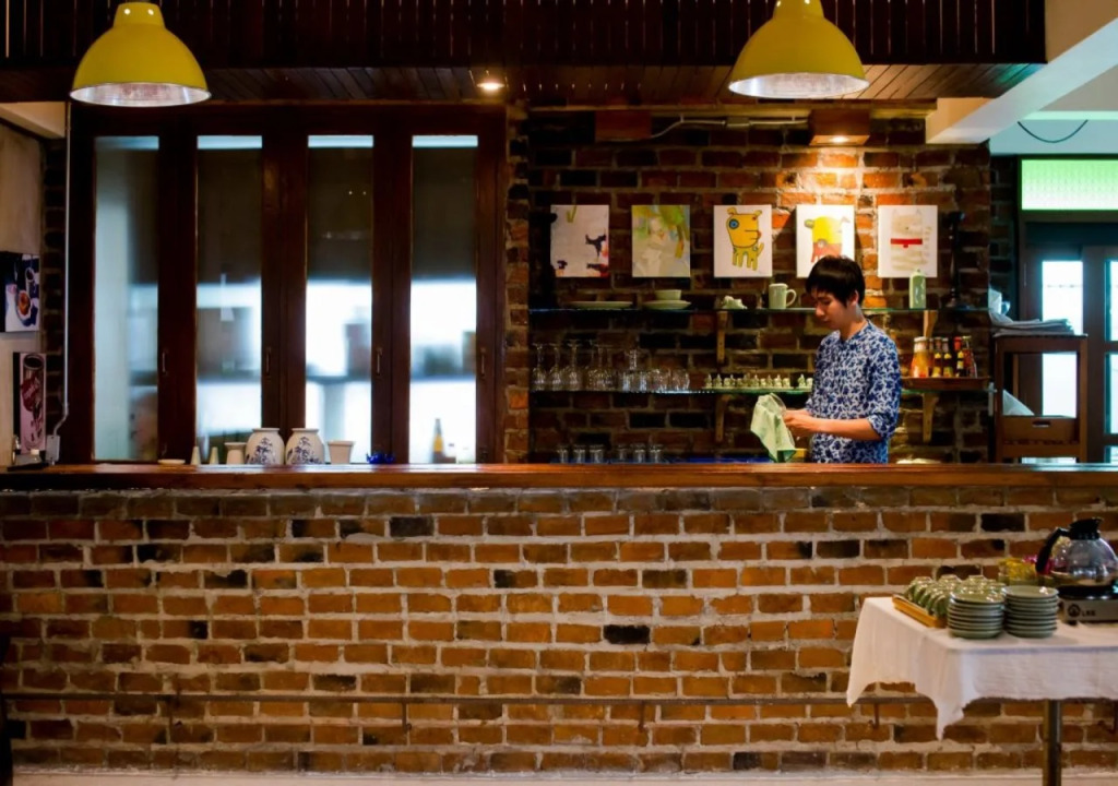 Kampaeng Ngam Hotel - Steps to Night Bazaar & Old City