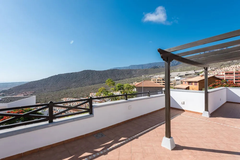 1 Charming Villa,Huge Terraces,Pool,Garden,Bbq!