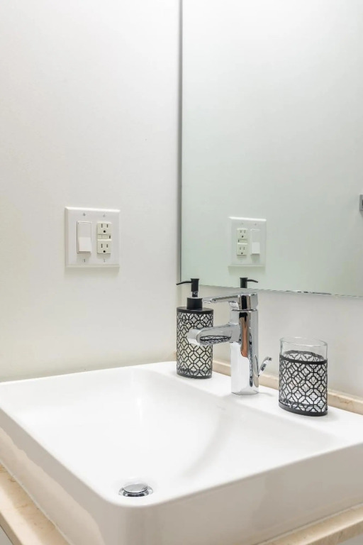 Retro Hollywood 37 Floor Studio in Downtown