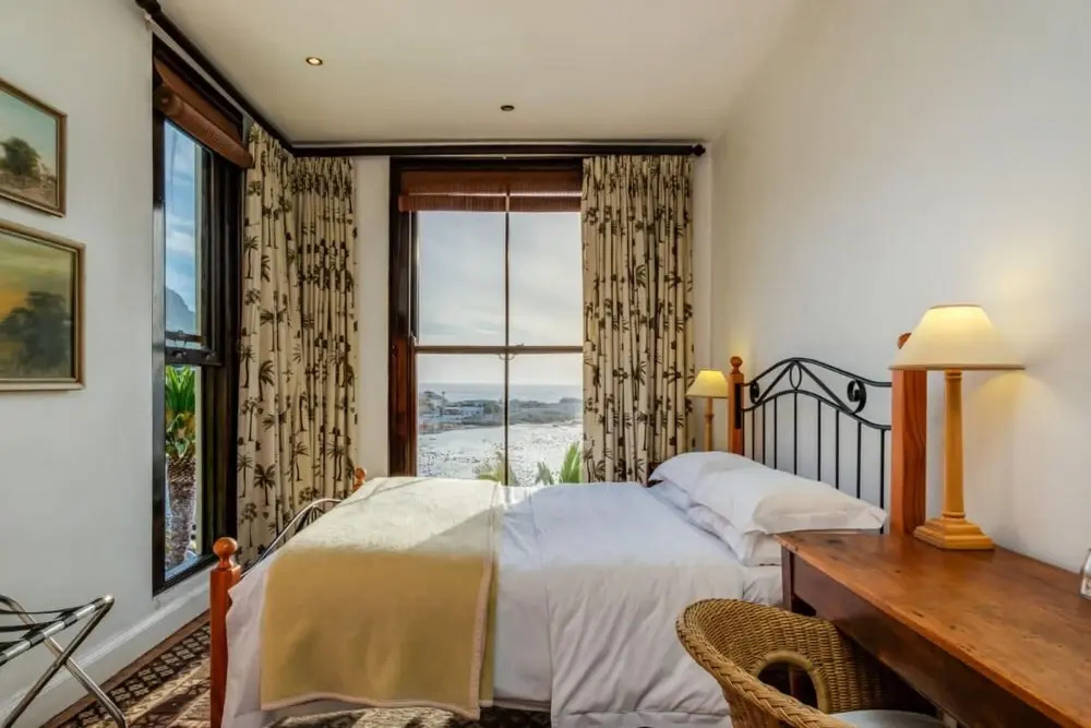 Colonial-style Camps Bay Apartment With Ocean Views and Private Pool Area CBT Lodge