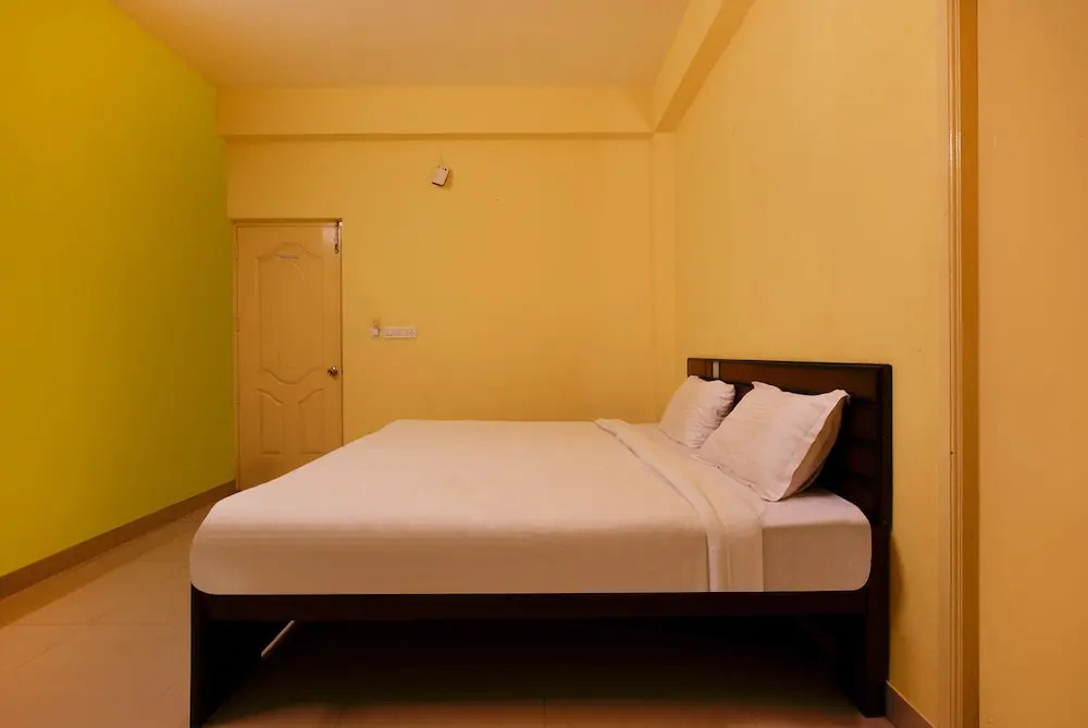FabHotel Green Tree Residency