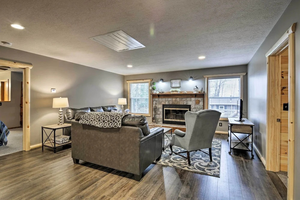 All Season Big Bear Lake House, Walk to Beach