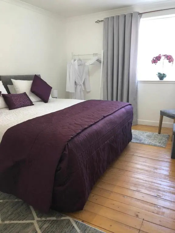 ACE Largs Ground Floor Apartment with Garden
