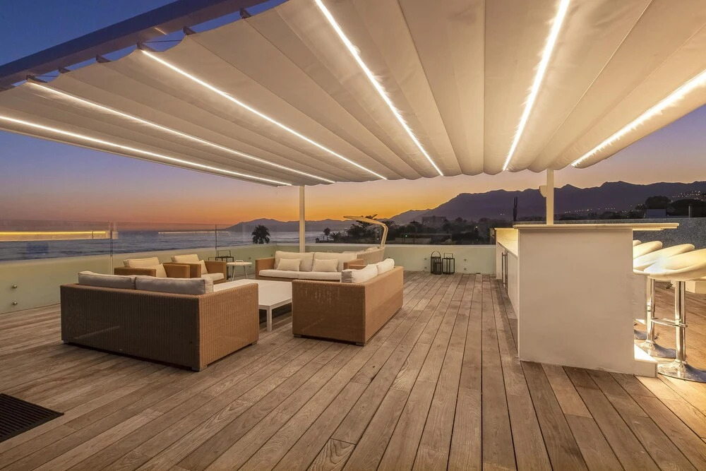 Villa first line beach, 6 bedrooms, private pool, Costabella, Marbella