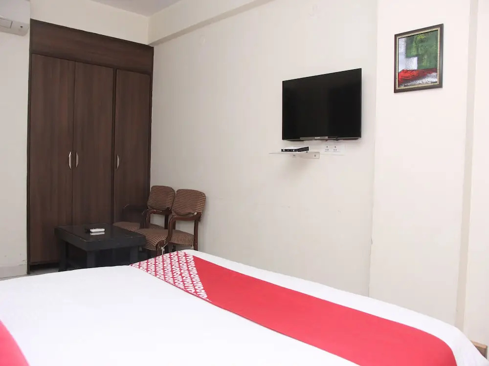OYO 14427 Hotel RK Palace