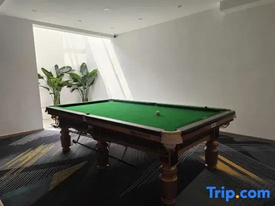 Mangshi Yunbo Shijin Homestay (Mangshi Square)