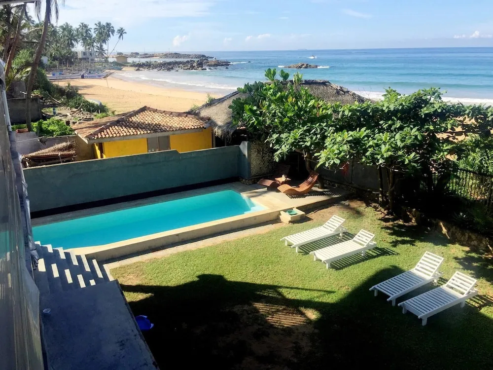 Beach Villa Yin near Hikkaduwa, with Pool and Cook - Semi-detached House