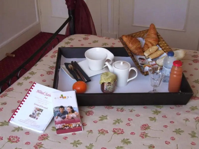 Logis Hôtel Saint Cyr