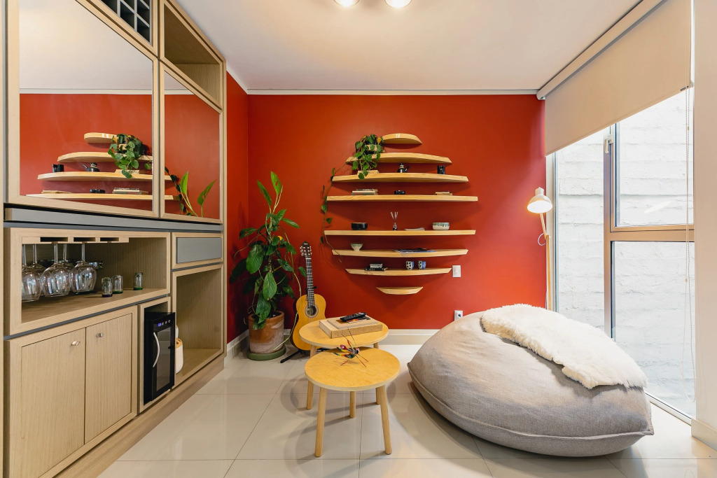 Artsy, Hi-Tech Condo in the Heart of Roma