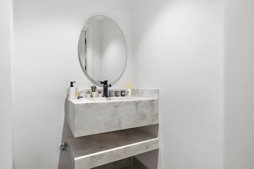 Silkhaus Rose Residency 36