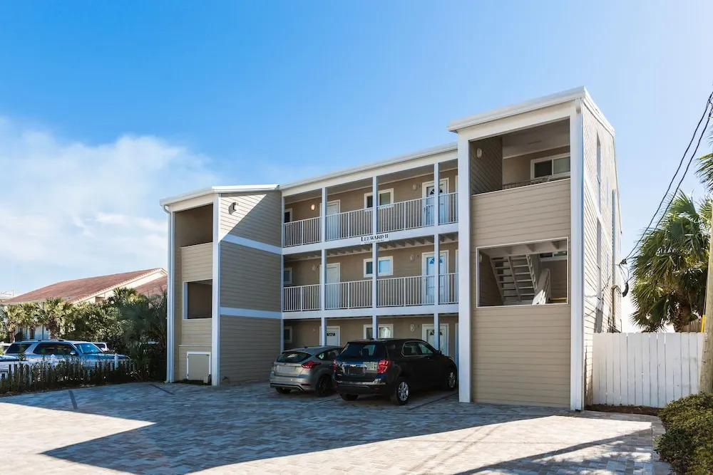 Beach Baby Condo Unit #2 1 Bedroom 1 Bathroom Condo
