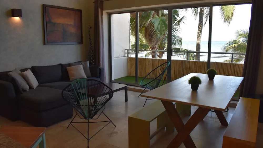 Ocean Plaza 9 by Praia