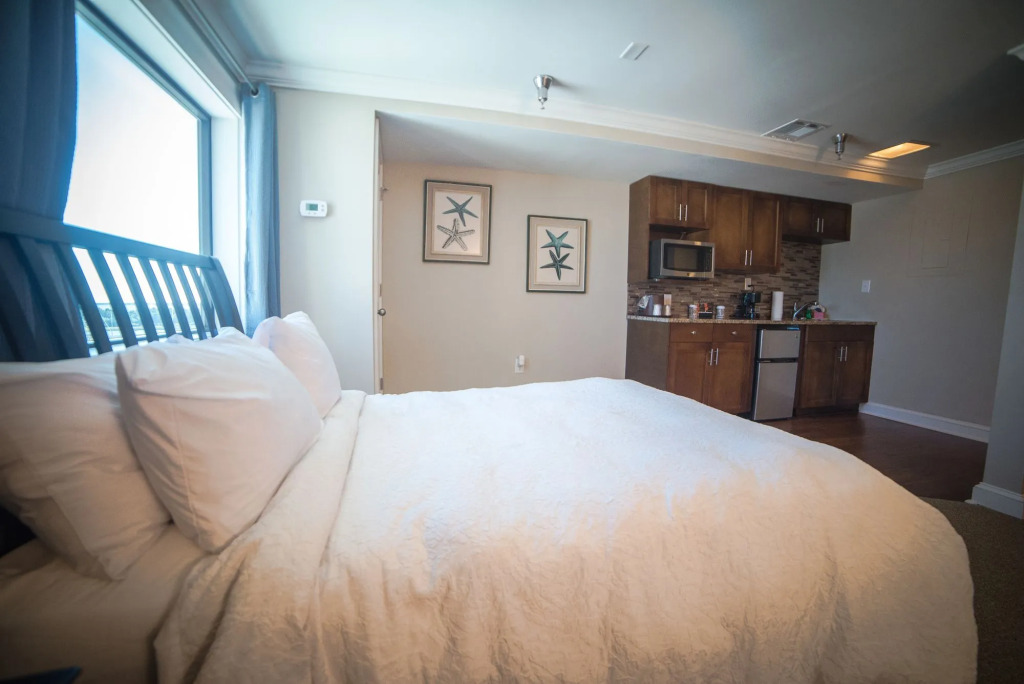 Bask Hotel at Big Rock Landing