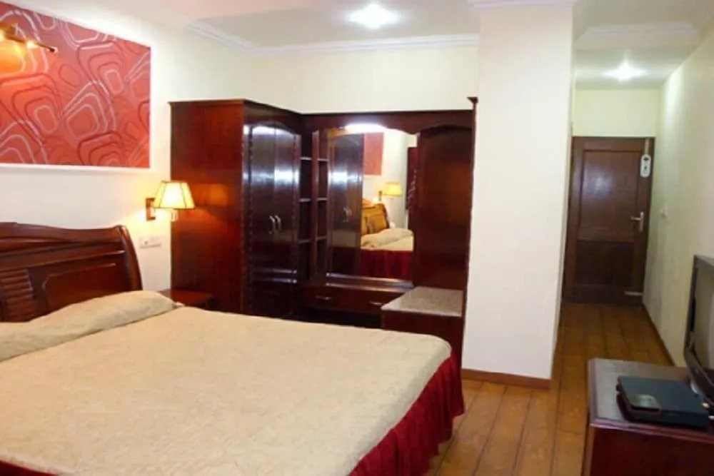 Hotel Shiraaz - 2