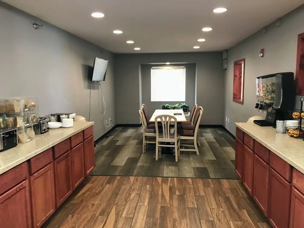 Chadron Inn & Suites