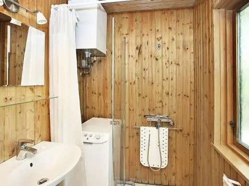 Three-Bedroom Holiday home in Læsø 3