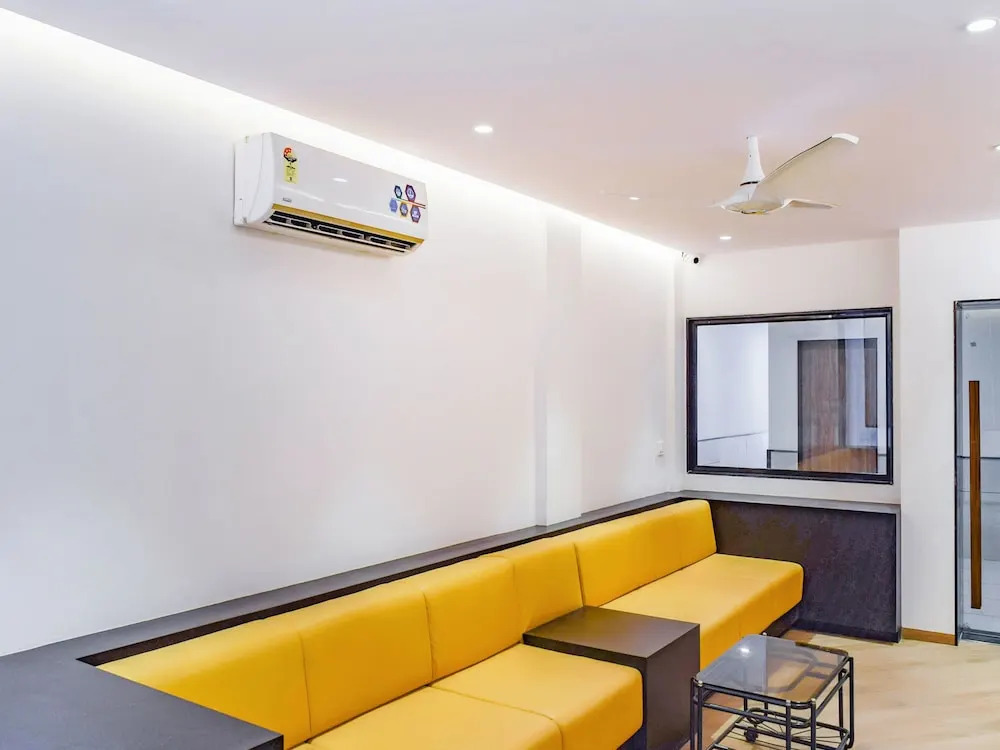 OYO 14544 Hotel Pacific Inn