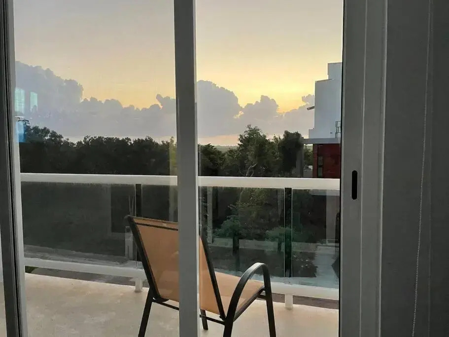 Luxury 3 br/4 ba Home w/View - Puntarena