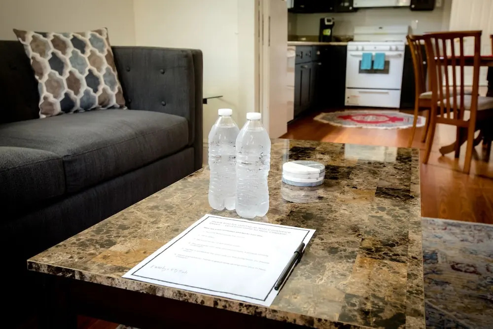 Cozy 2 BR at Constance Street