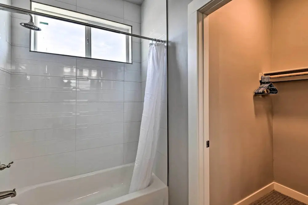 7 Mi to Dtwn Phoenix: Home w/ Patio & Yard