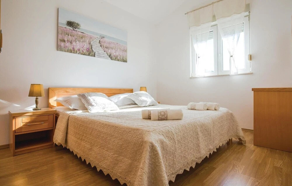 Beautiful Home in Makarska With Wifi and 2 Bedrooms