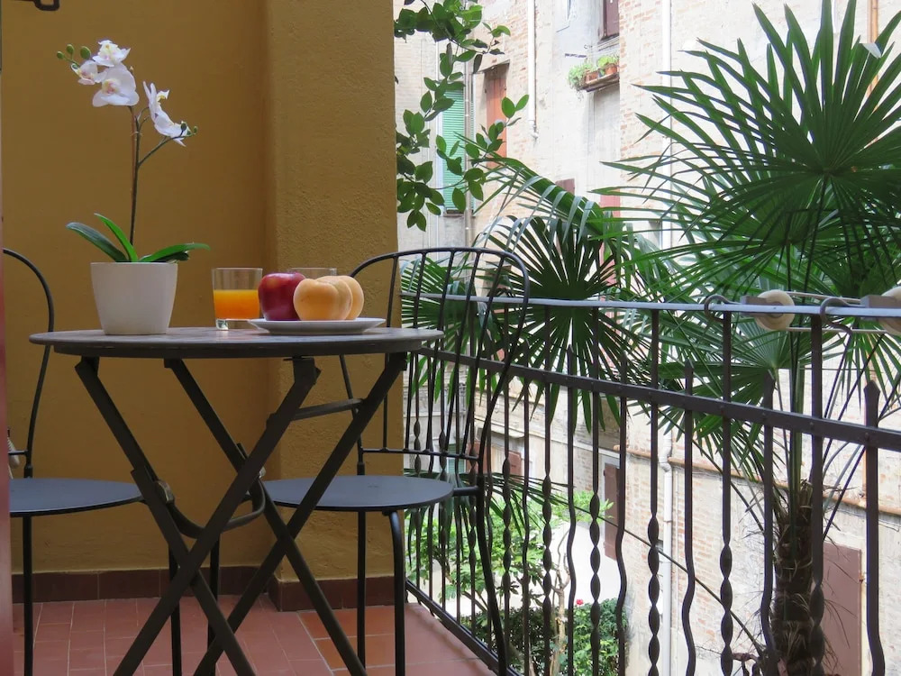 Altaseta Apartments