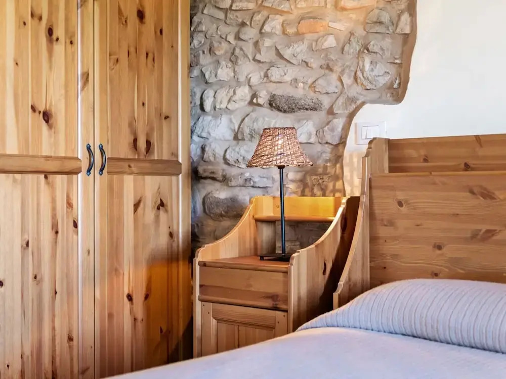 Tranquil Village Stay with Fireplace