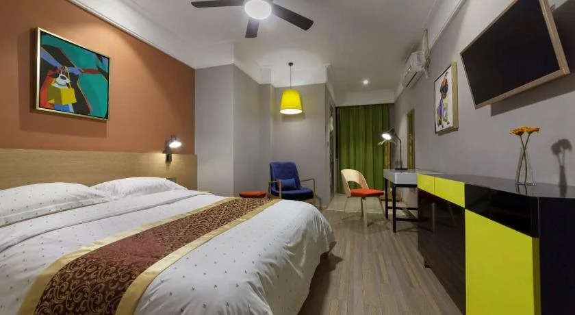 Hotel Eclair