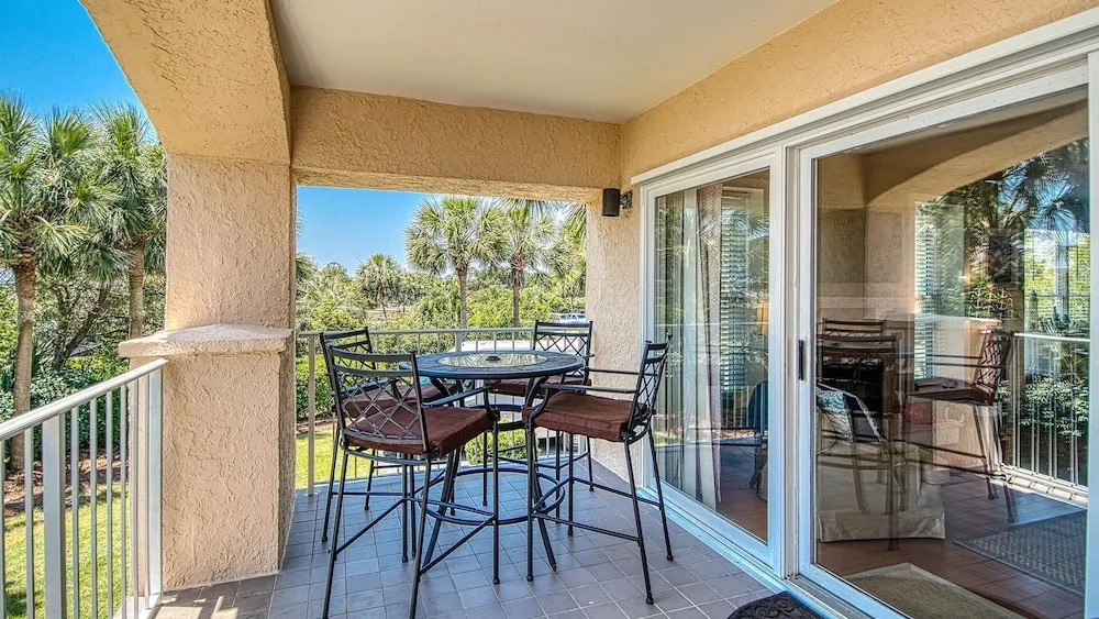 V138 Sea Lov-ie 3 Br Villa by RedAwning