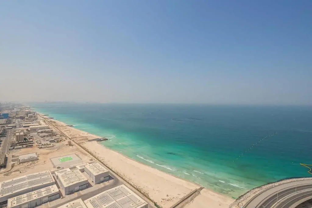 Frank Porter - 5242 Emaar T1