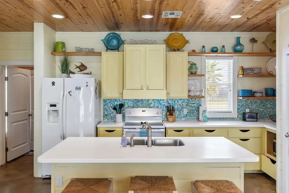 Prime Location 5 Bedrooms Pool Sleeps 14