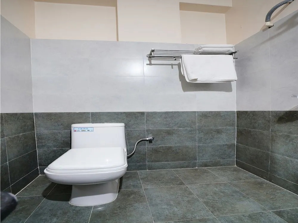 Hotel Gayathri