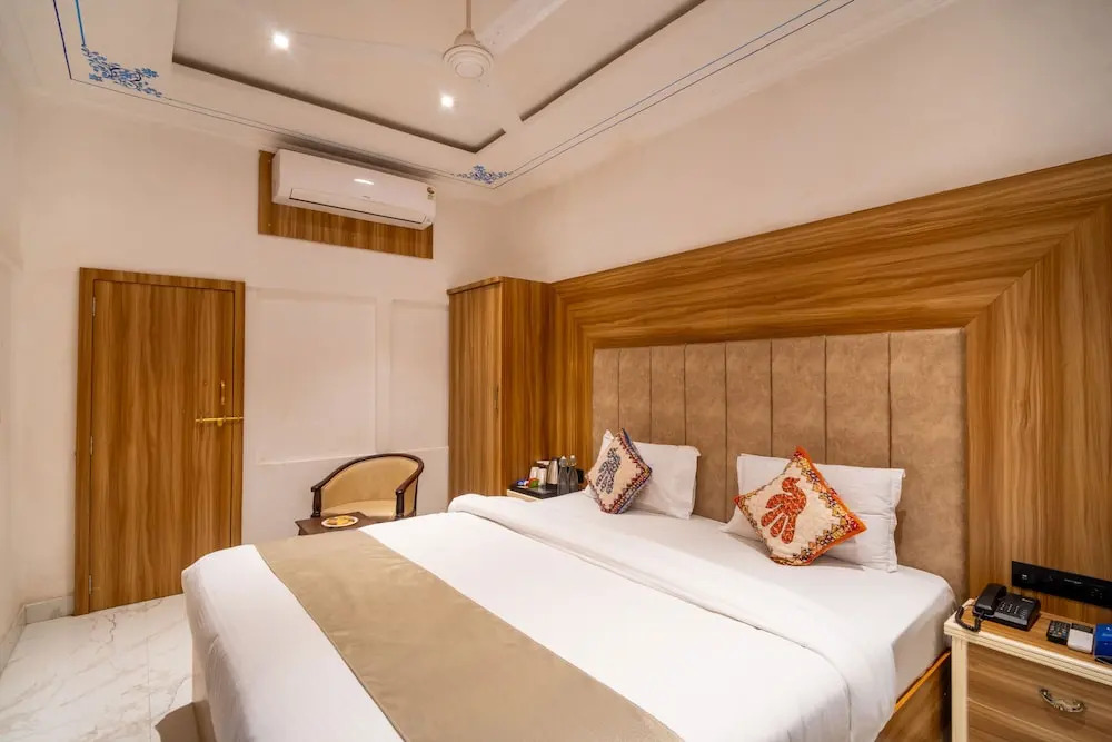 Amoraya - A Lake View Heritage Haveli - Old City Udaipur