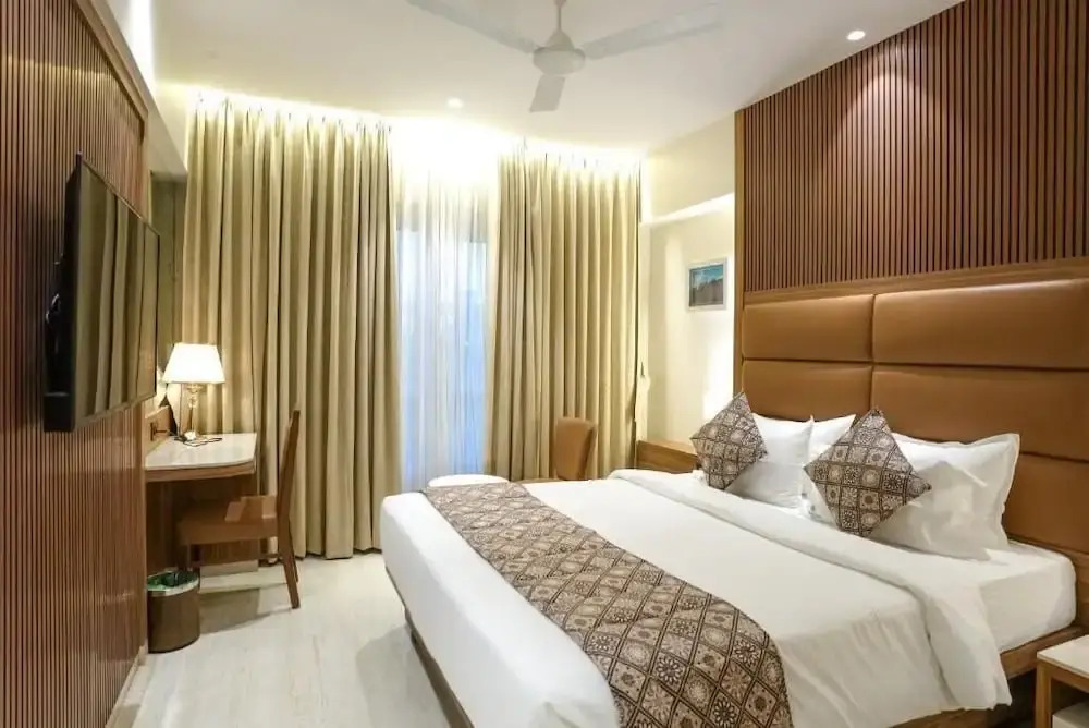 InstaFeel Hotel