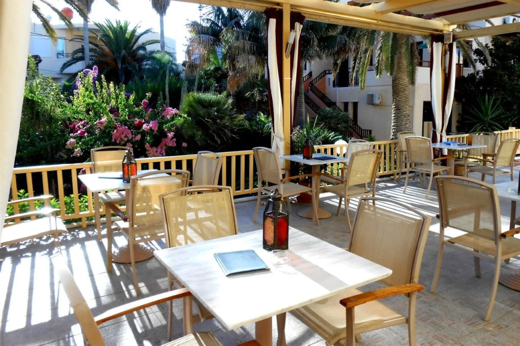 Lambrinos Suites