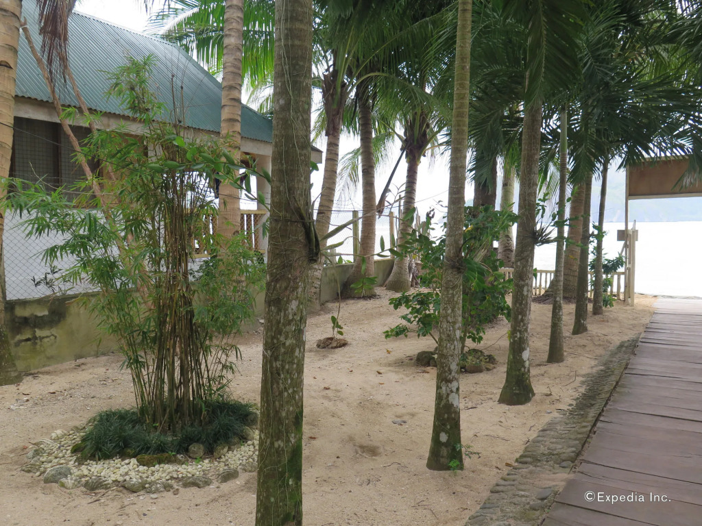La Salangane Caalan Beach Villa