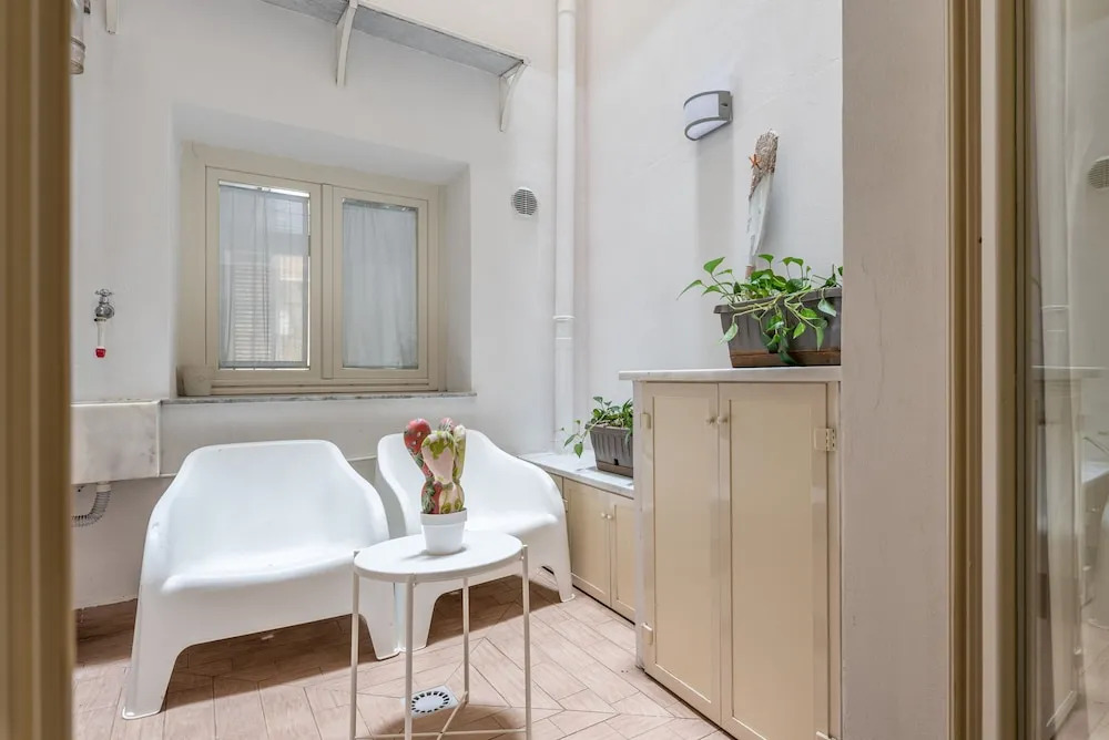 Metam Apartment in the City Center by Wonderful Italy