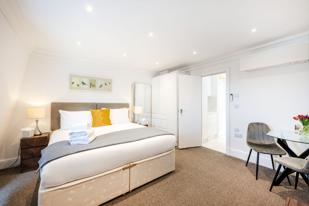 Queensgate Court Apartments