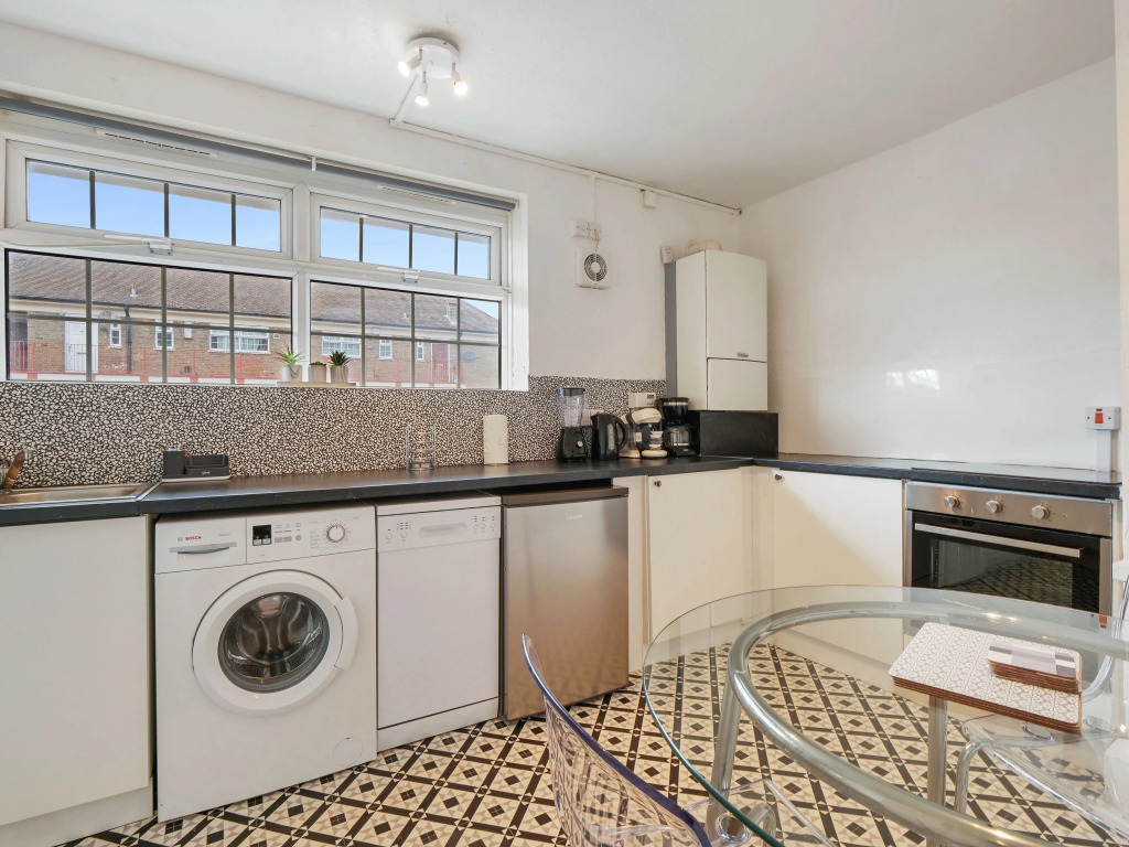 The Xavier Flat by Kasar Stays
