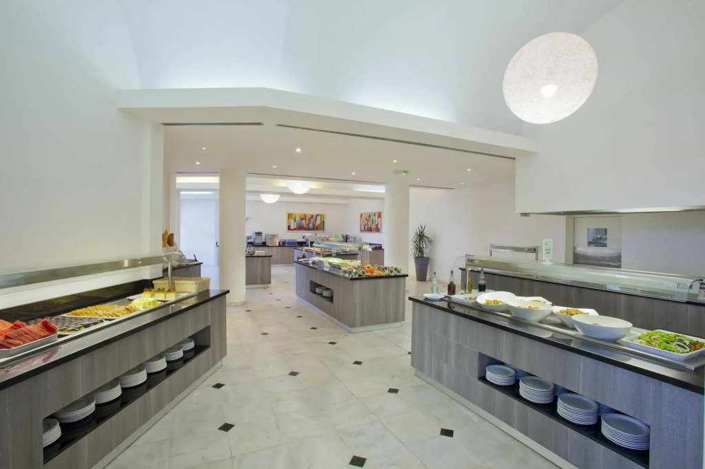 Golden Coast Beach Hotel