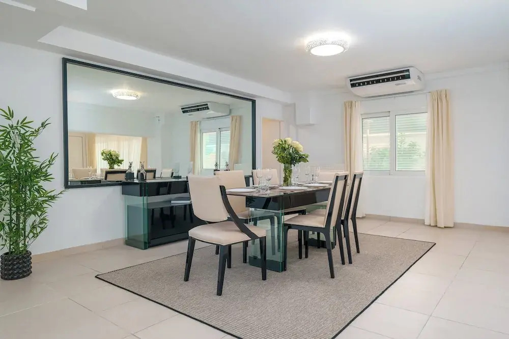 Voula Luxury Modern Living with Garden