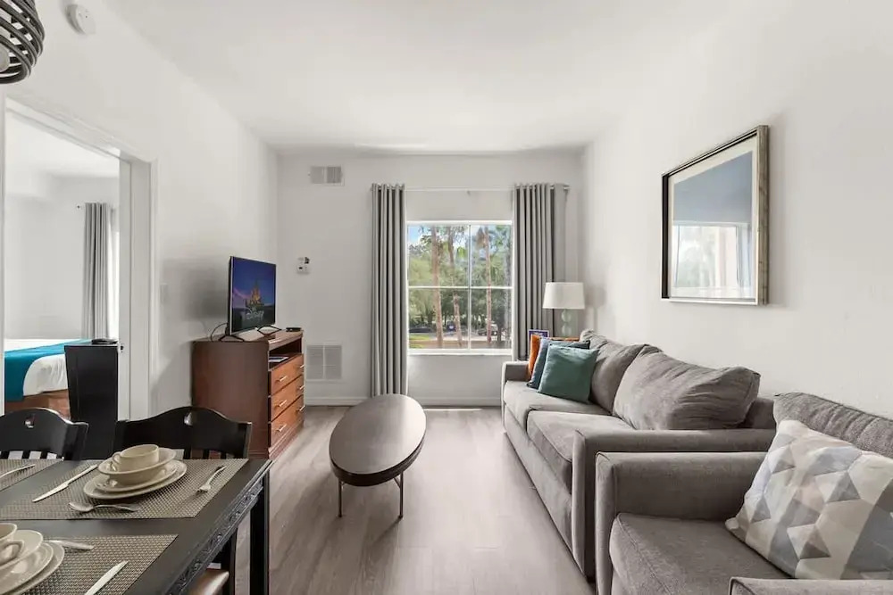 1BR Free Shuttle to Disney Parks